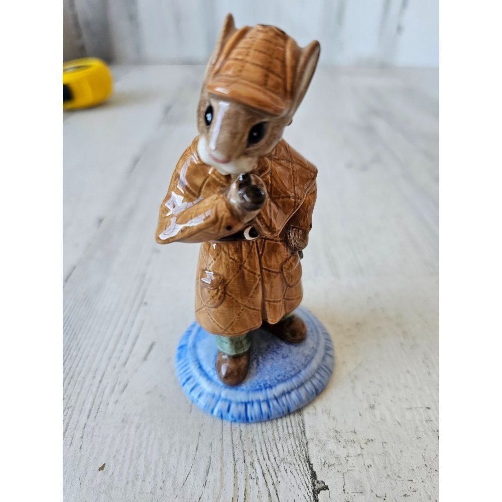 Royal Doulton detective bunnykins DB193‎ bunny statue figurine 1999 vintage